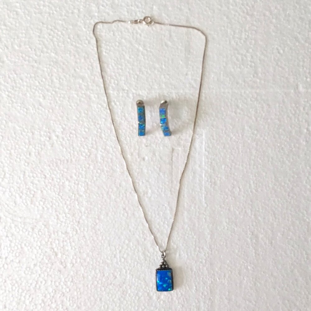 925 Sterling Silver Italy Opal Pendant Necklace & Pierced Earrings - Picture 1 of 6